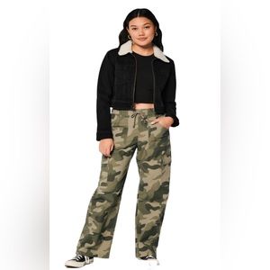 Hollister SHERPA COLLAR CROP DENIM JACKET/ Size Large/ Black